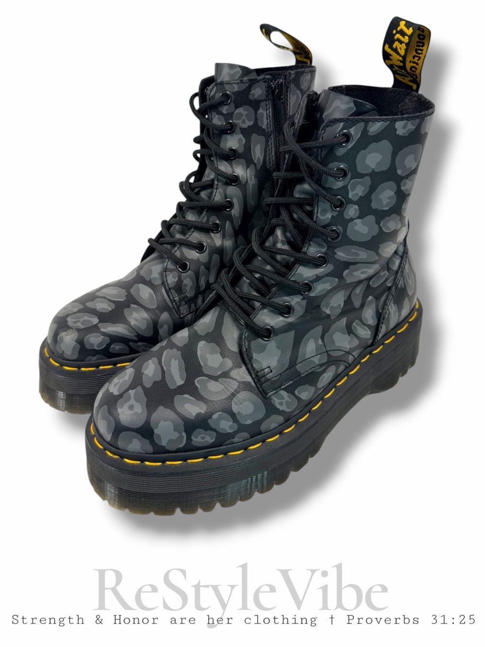 DR MARTENS Women’s Size 9 Boots Jadon Style Leather Gray Leopard Print Platform